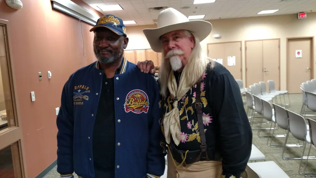Buffalo Bill Experience doin' some pre-show jawin' with Bing, a fellow reenactor, who teaches folks all about the legendary Buffalo Soldiers.