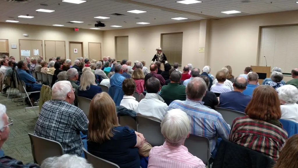 Sold out crowd for "Buffalo Bill" in Rochester AGAIN, 100 years later, as the Buffalo Bill Experience reenacts Bill's adventures!