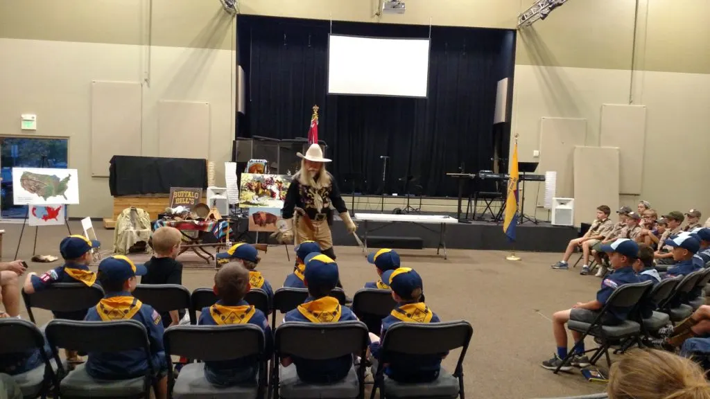 Buffalo Bill impersonator Gunny Jeff Norman sharin' Buffalo Bill's story to Pack 788