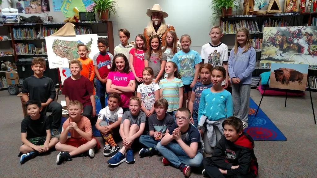 Buffalo Bill Cody reenactor Gunny Jeff Norman back again with the kids at Pine Grove Elementary!
