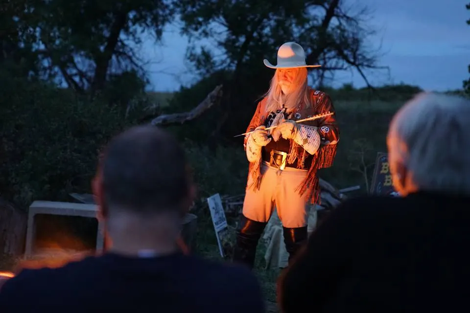 Gunny Jeff Norman tellin' Buffalo Bill stories around the campfire!